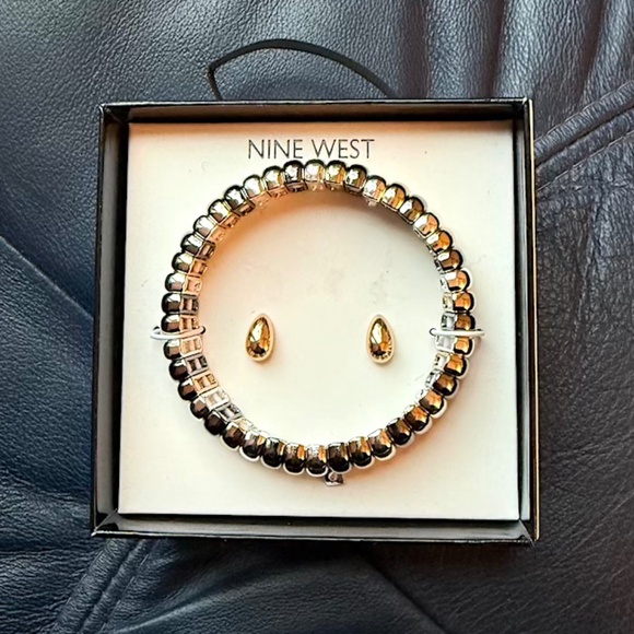 Elegant Tri-Tone Bracelet and Stud Earrings by Nine West (NIB/NIP) - Picture 4 of 7